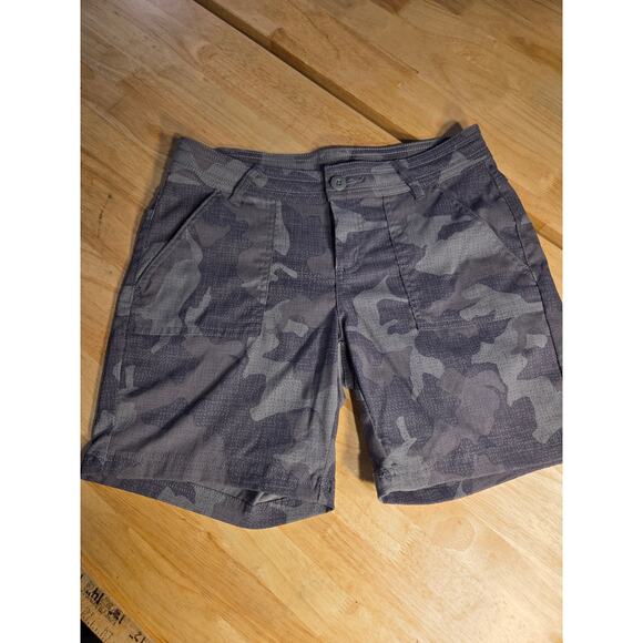 Prana Pants - Prana size 6 gray camouflage exercise shorts Pockets button zipper activewear